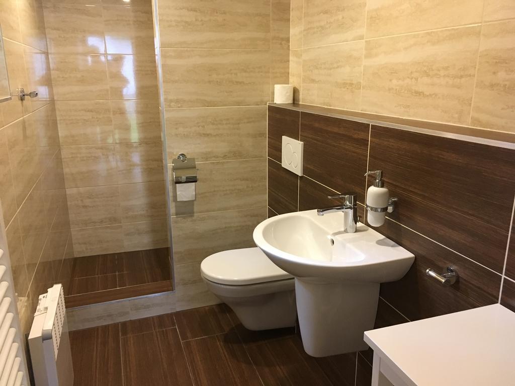 Penzion Nike Trio Riviera Hotel Jedovnice Luaran gambar